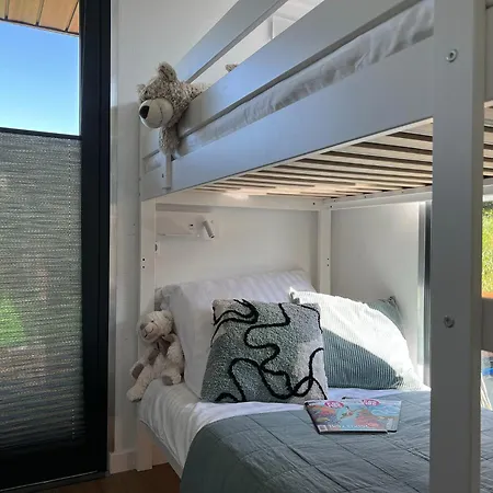 Comfortable House On The Water For 2 People Botel