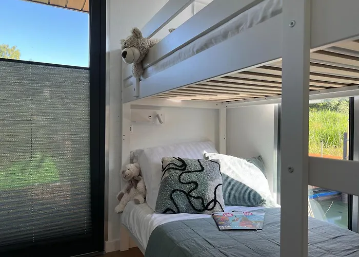 Houseboat In Azy By Jamno And Sea Båthotell