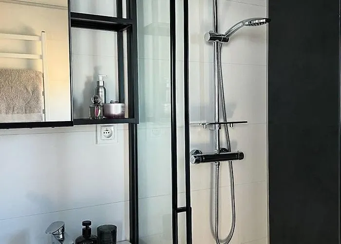 Houseboat In Azy By Jamno And Sea Båthotell *